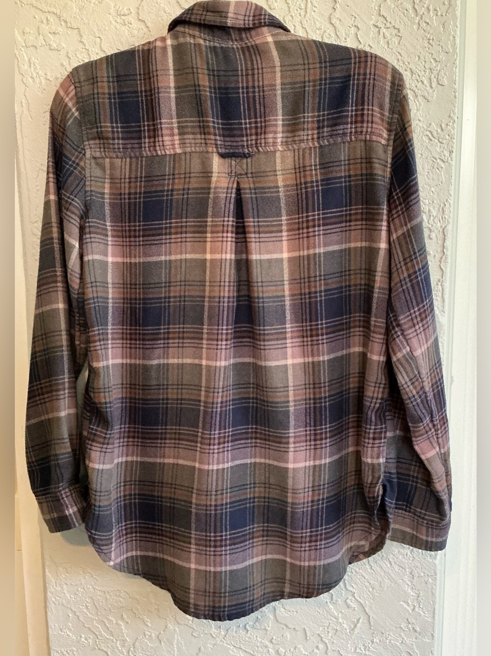 American Eagle Outfitters Amazingly Soft Plaid Button-Down Shirt - Picture 9 of 12